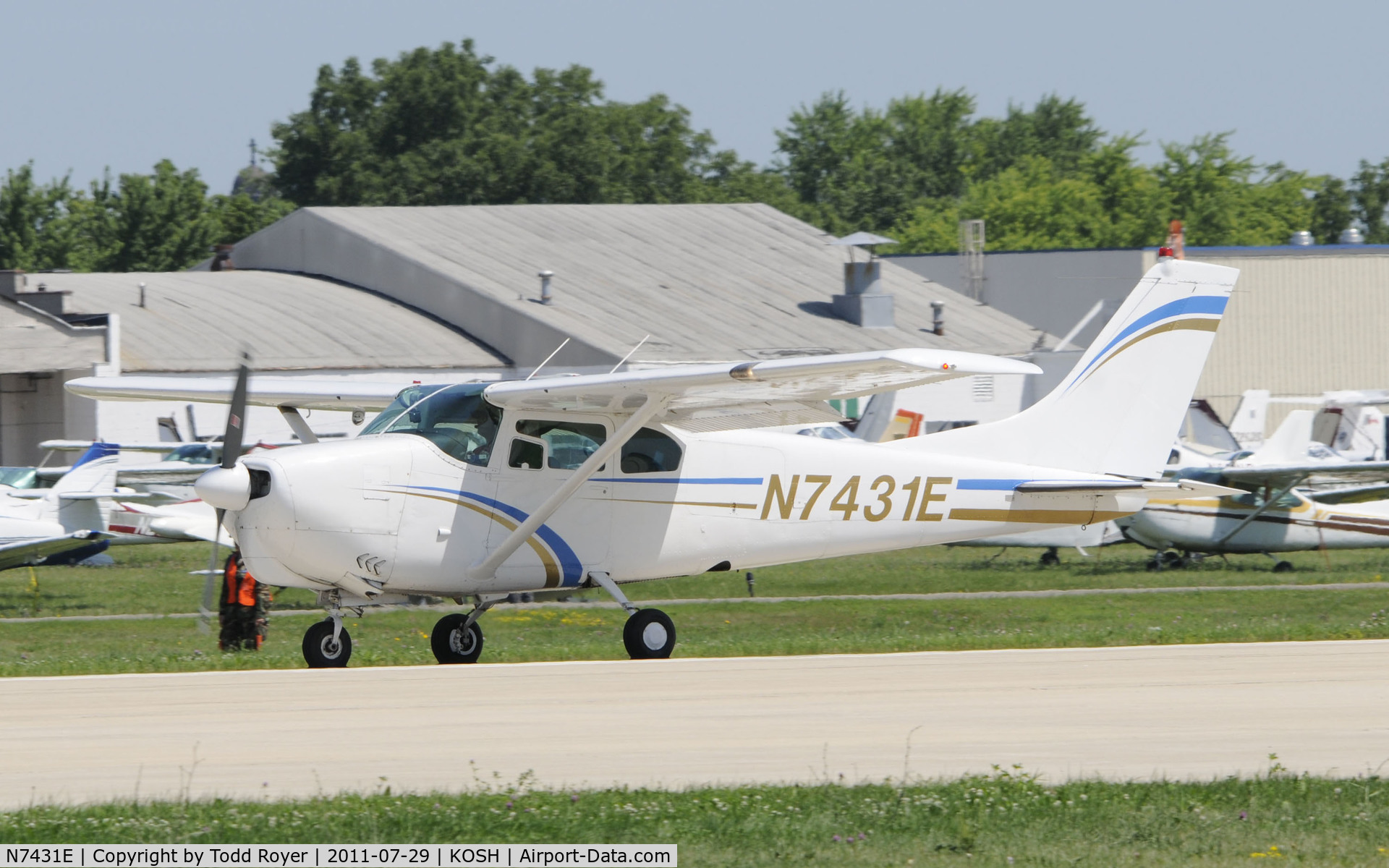 N7431E, 1960 Cessna 210 C/N 57131, AIRVENTURE 2011