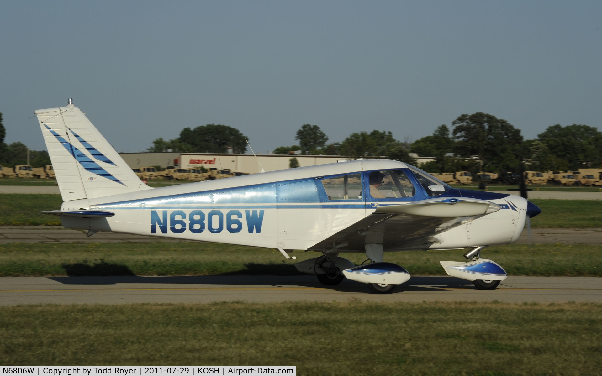 N6806W, 1965 Piper PA-28-140 Cherokee C/N 28-20941, AIRVENTURE 2011