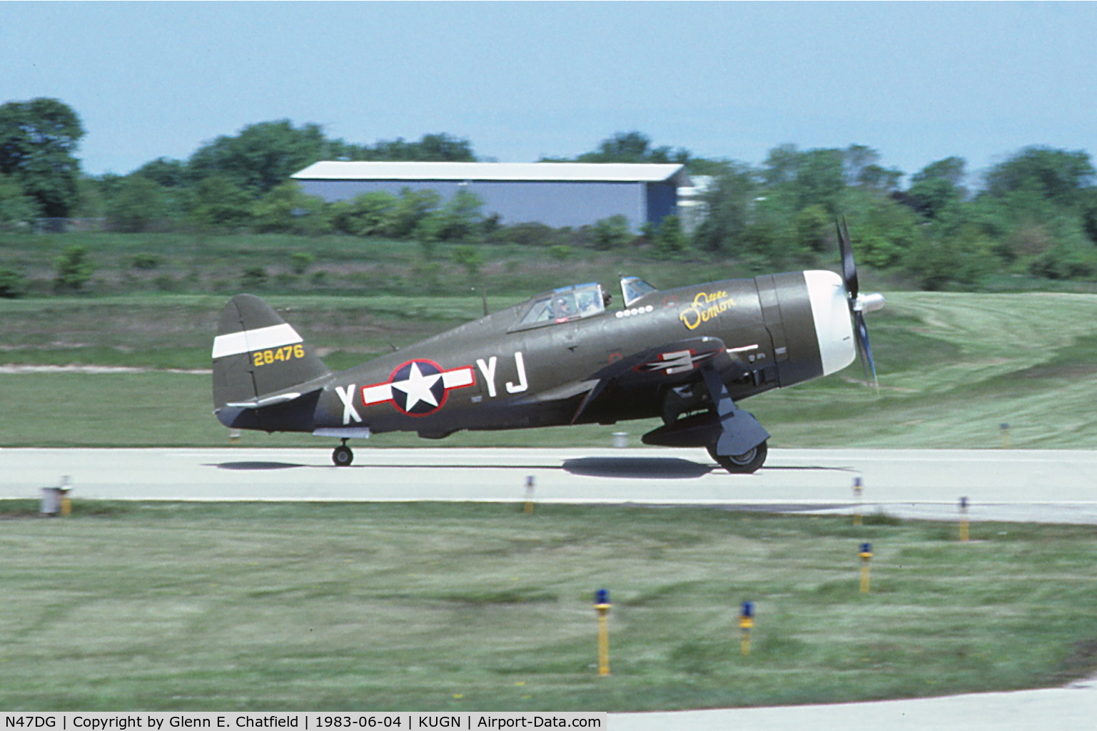 N47DG, 1942 Curtiss P-47G Thunderbolt C/N 21953, Landing after a fly by at the air show