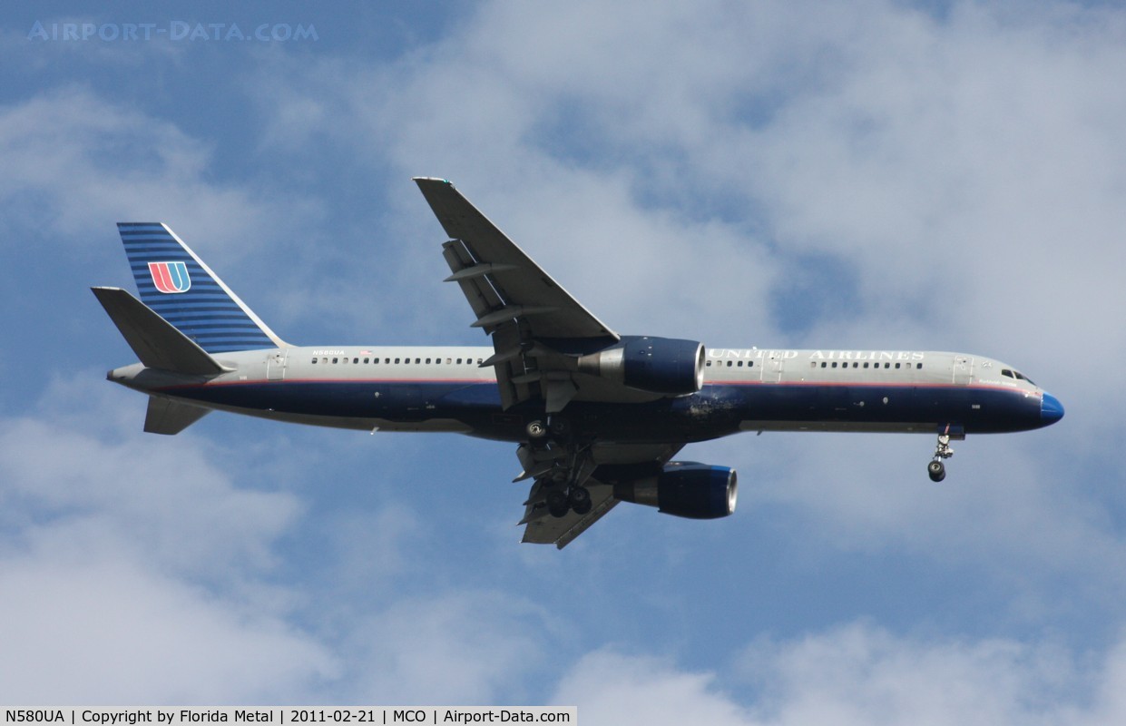 N580UA, 1993 Boeing 757-222 C/N 26698, United 757