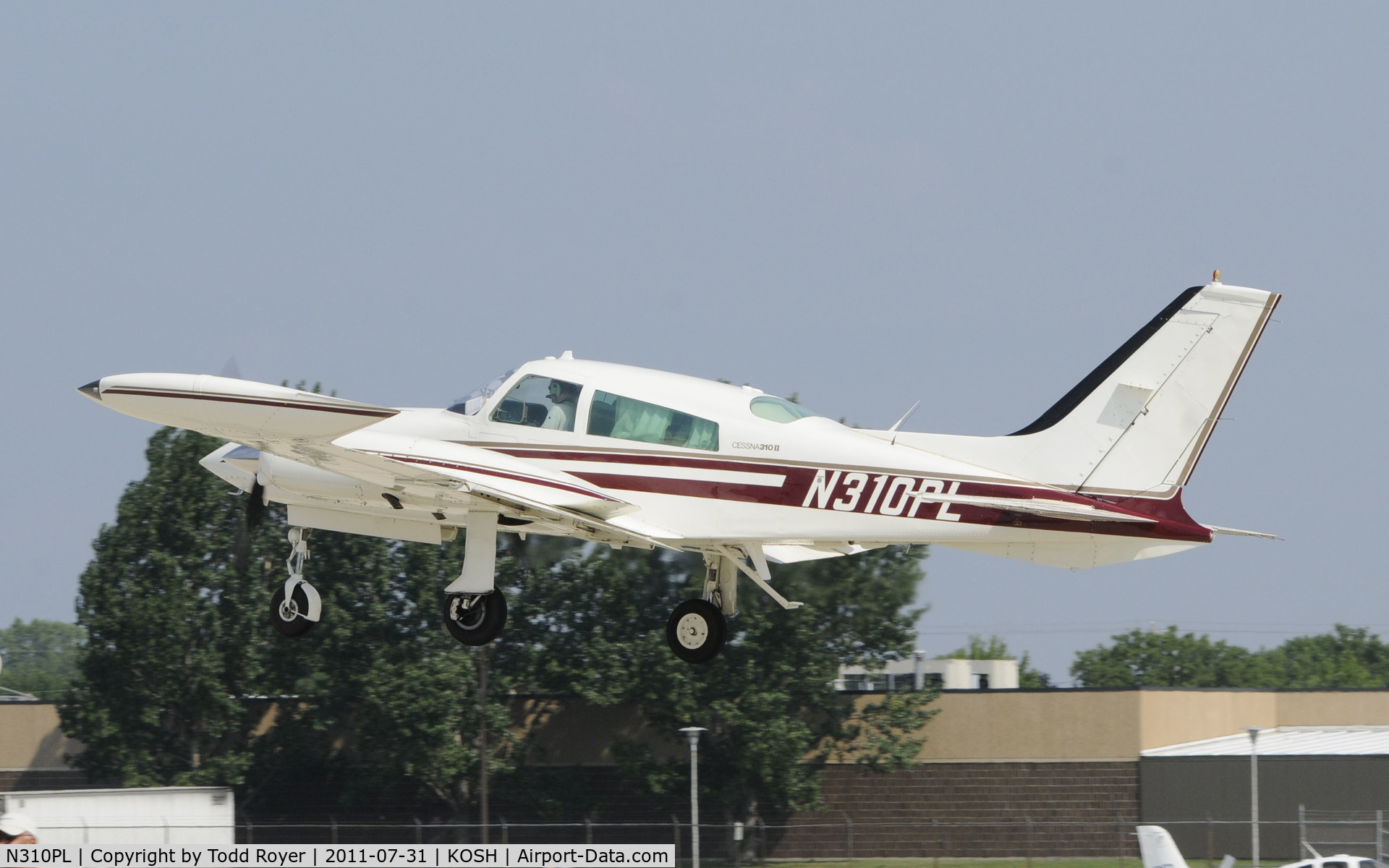 N310PL, 1978 Cessna 310R C/N 310R1262, AIRVENTURE 2011