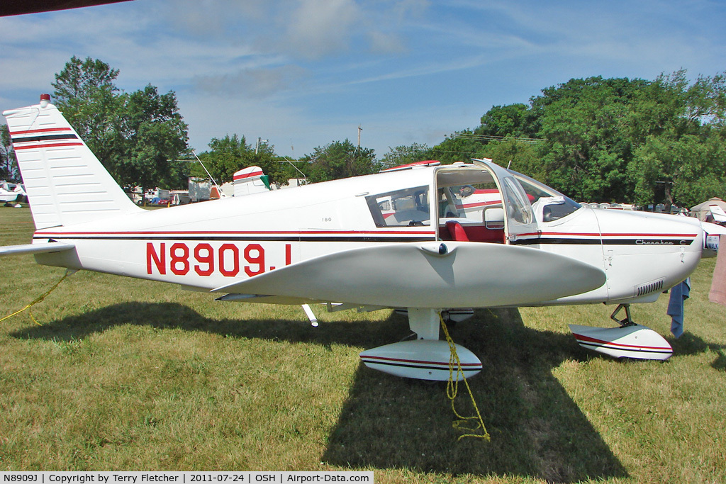 N8909J, 1965 Piper PA-28-180 C/N 28-2890, At 2011 Oshkosh