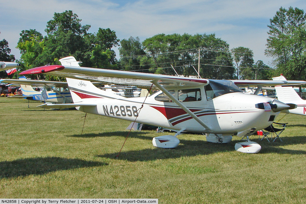 N42858, Cessna 182L Skylane C/N 18259218, At 2011 Oshkosh