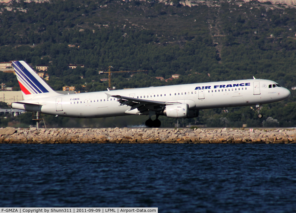 F-GMZA, 1994 Airbus A321-111 C/N 498, Landing rwy 13L