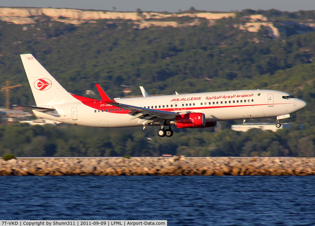 7T-VKD, 2010 Boeing 737-8D6 C/N 40858, Landing rwy 15L