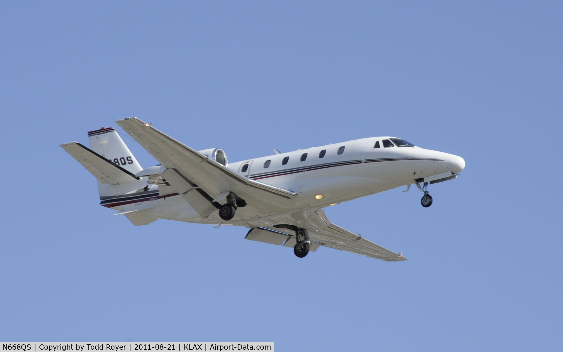 N668QS, 2002 Cessna 560XL Citation Excel C/N 560-5268, Arriving LAX