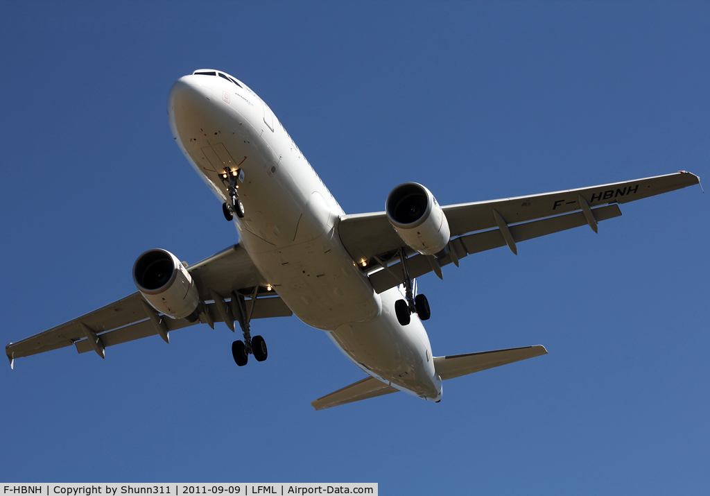 F-HBNH, 2011 Airbus A320-214 C/N 4800, Landing rwy 31L