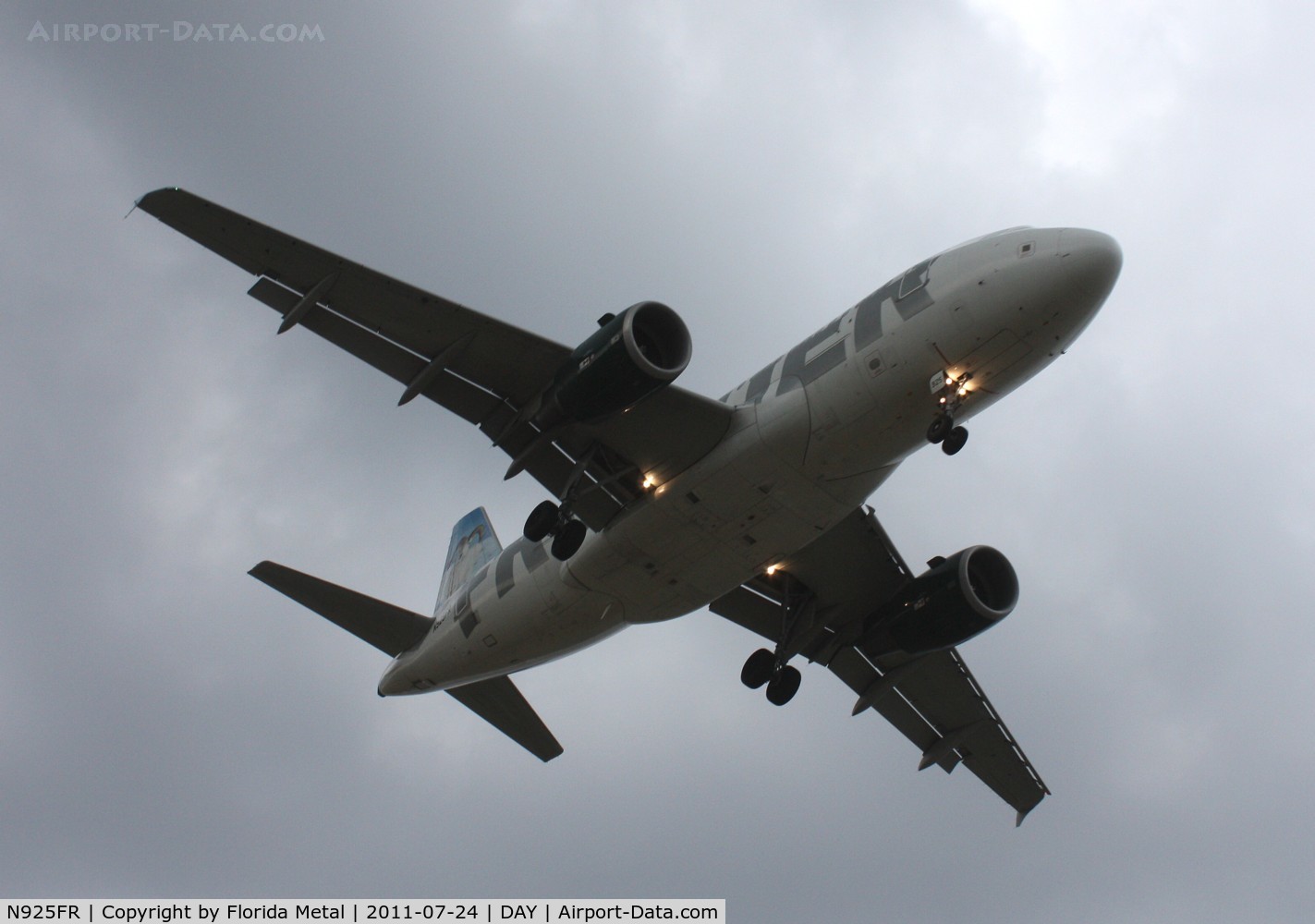 N925FR, 2004 Airbus A319-111 C/N 2103, 