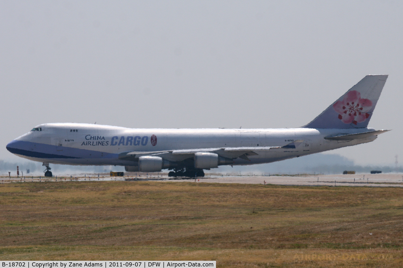 B-18702, 2000 Boeing 747-409F/SCD C/N 30760, China Air Cargo at DFW Airport