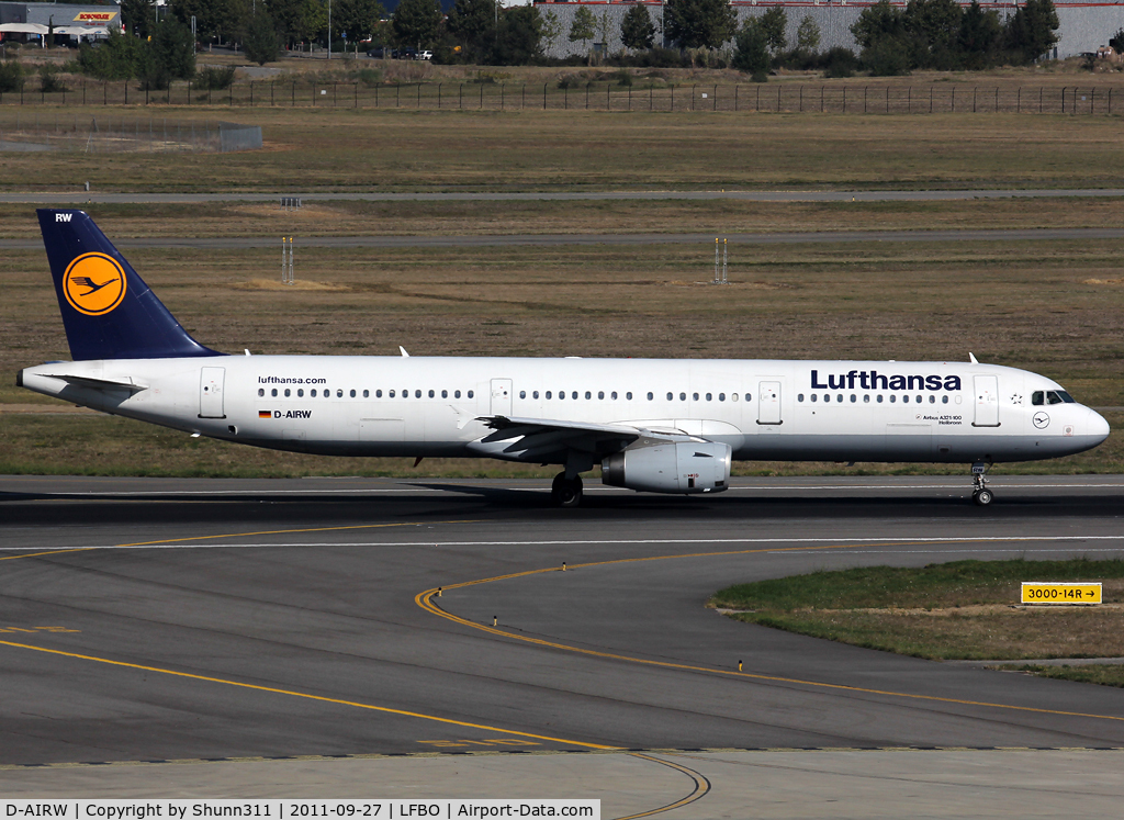 D-AIRW, 1997 Airbus A321-131 C/N 0699, Lining up rwy 14R for departure...