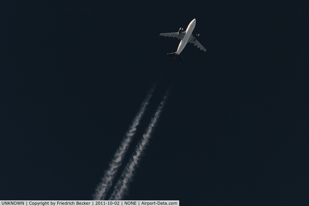 UNKNOWN, Contrails Various C/N Unknown, Royal Jordanian Cargo A310-304F cruising high