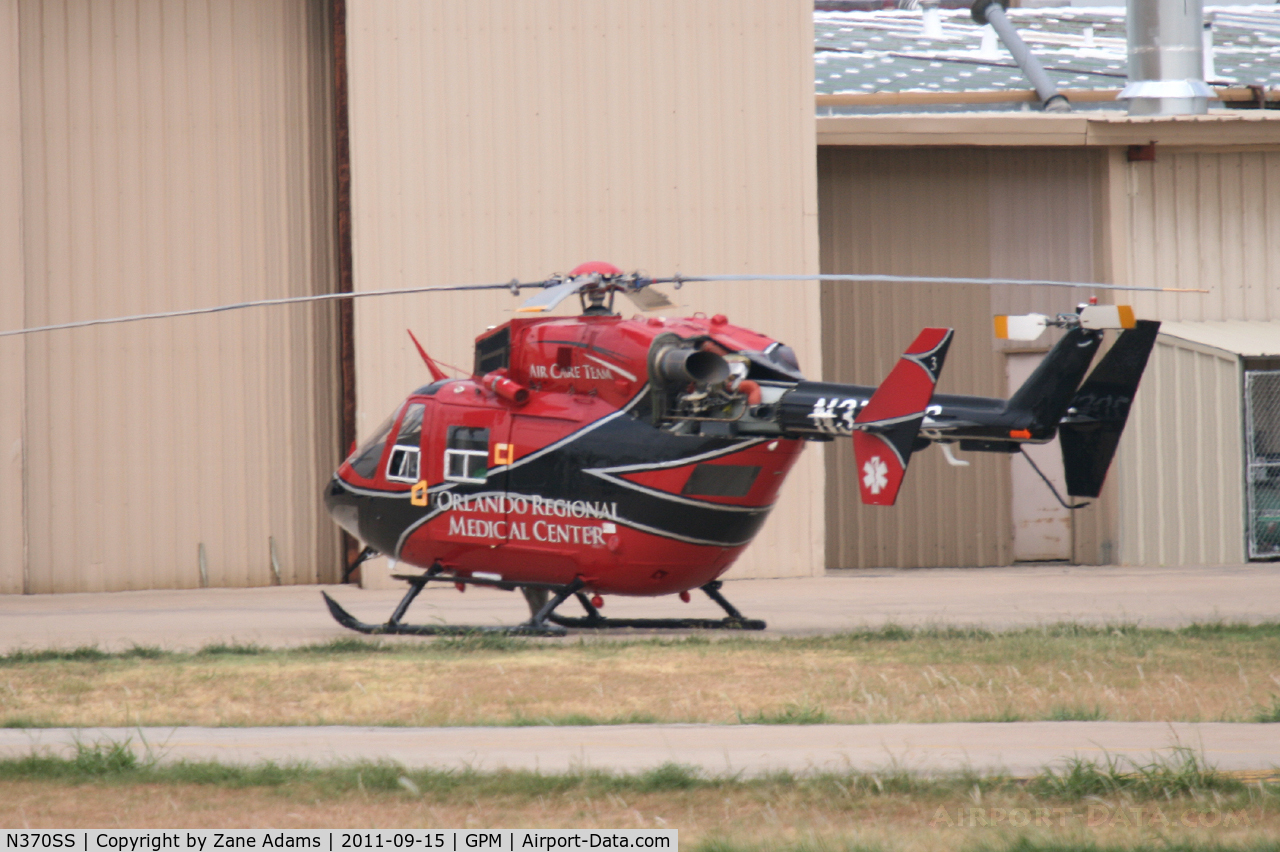 N370SS, 1987 Eurocopter-Kawasaki BK-117B-2 C/N 7133, At Grand Prairie Municipal