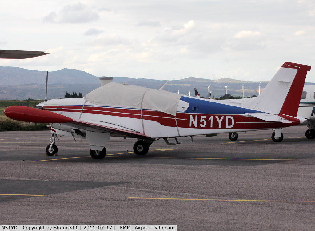 N51YD, Beech F33A Bonanza C/N CE-867, Parked...