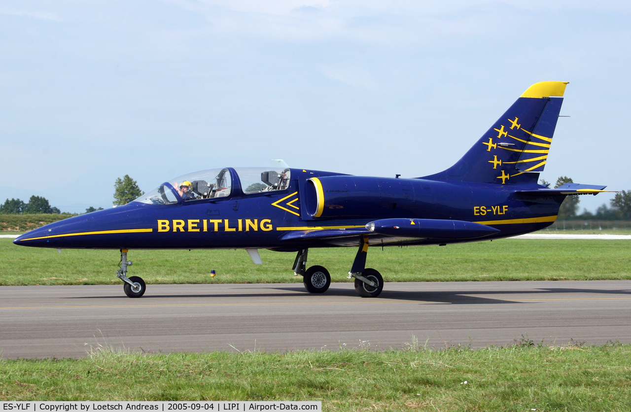 ES-YLF, Aero L-39 Albatros C/N 433141, Breitling Team