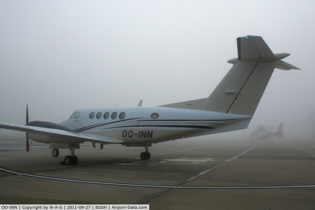 OO-INN, 1994 Beech B200 King Air C/N BB-1500, Parked in the morning mist