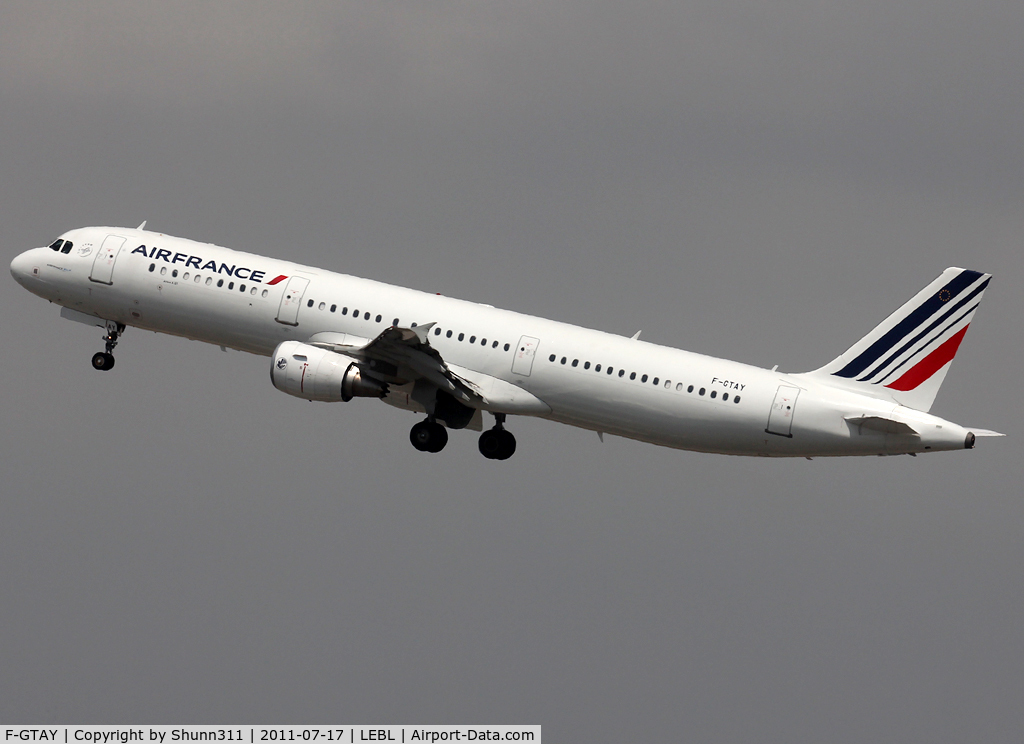 F-GTAY, 2010 Airbus A321-212 C/N 4251, Taking off from rwy 25L