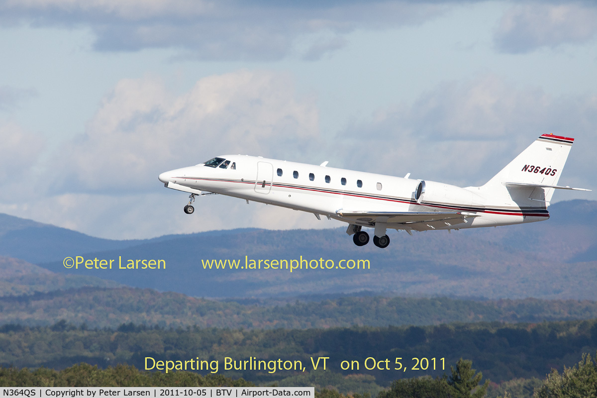 N364QS, 2006 Cessna 680 Citation Sovereign C/N 680-0062, Departing BTV Oct 5, 2011. Taken with 21MP 5D2 camera, 400/f2.8 lens and 1.4X TC