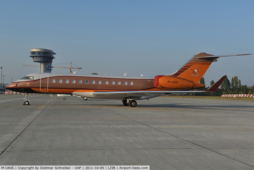 M-UNIS, 2010 Bombardier BD-700-1A10 Global Express XRS C/N 9371, Globalexpress