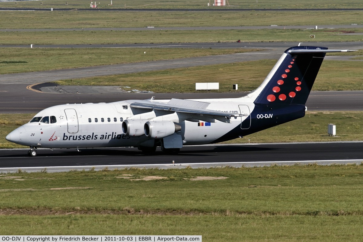 OO-DJV, 1996 British Aerospace Avro 146-RJ85 C/N E.2295, decelerating after touchdown