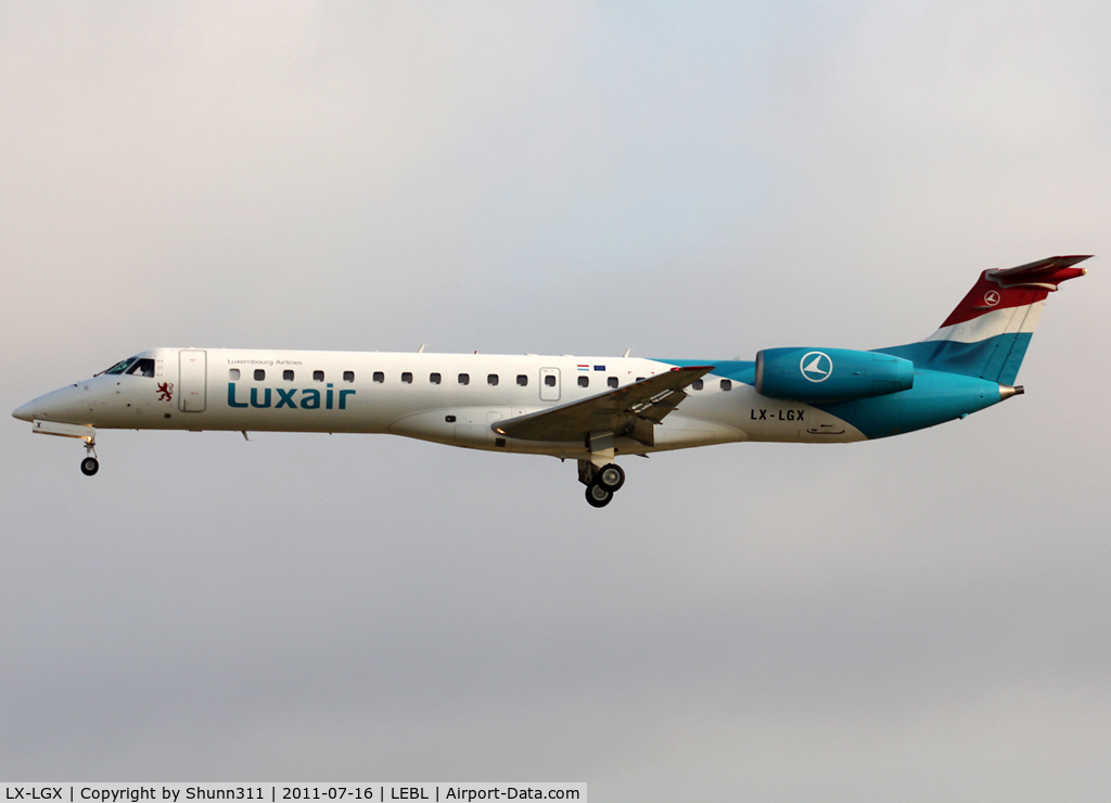 LX-LGX, 1999 Embraer EMB-145LU (ERJ-145LU) C/N 145147, Landing rwy 25R