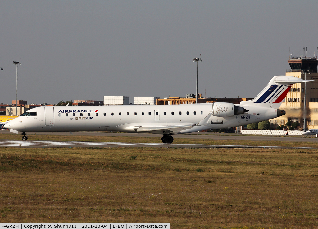F-GRZH, 2003 Bombardier CRJ-702 (CL-600-2C10) Regional Jet C/N 10089, Now in new Air France c/s...
