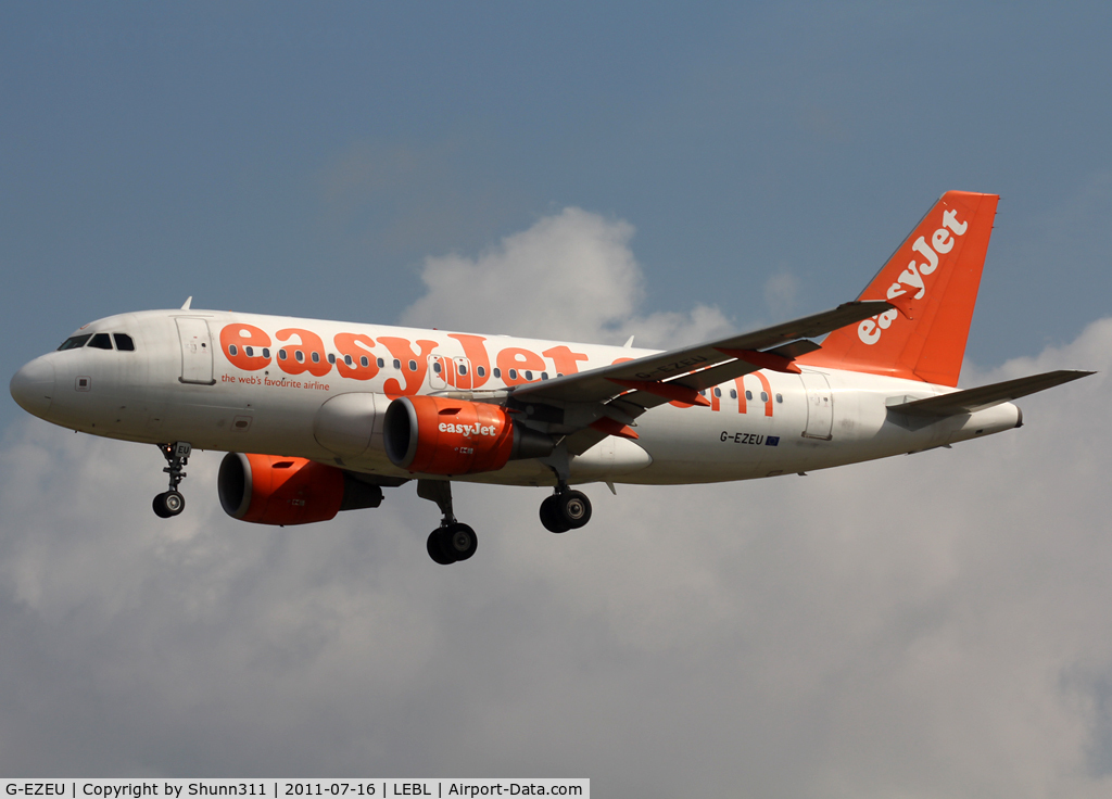 G-EZEU, 2004 Airbus A319-111 C/N 2283, Landing rwy 25R