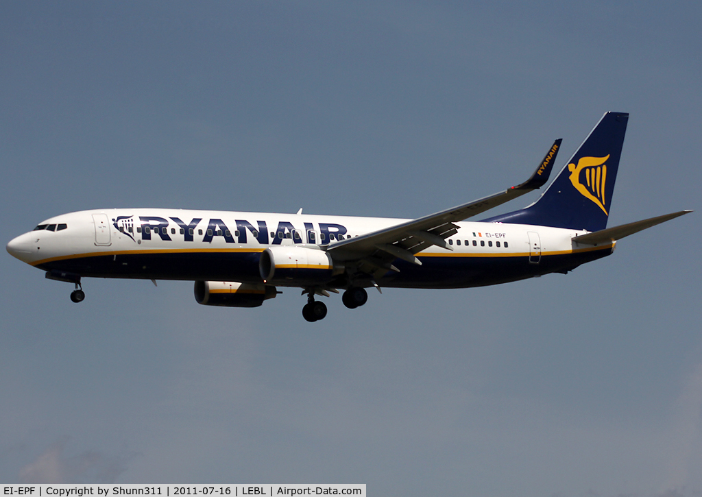 EI-EPF, 2011 Boeing 737-8AS C/N 40309, Landing rwy 25R