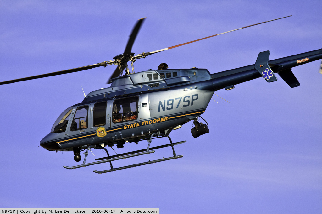 N97SP, 2000 Bell 407 C/N 53407, Leaving accident scene with patient