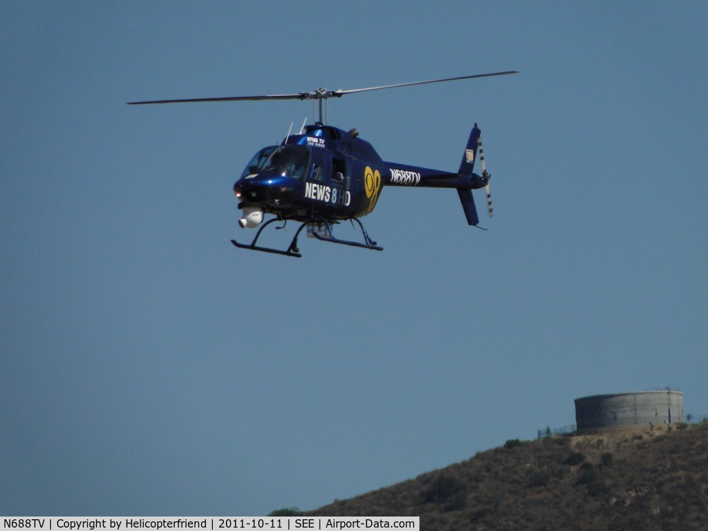 N688TV, Bell 206B JetRanger C/N 2642, Inbound on runway 17 to turn downwind for runway 17L