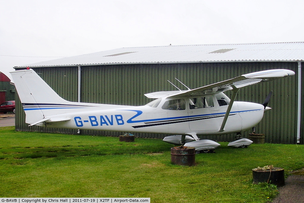 G-BAVB, 1973 Reims F172M Skyhawk Skyhawk C/N 0965, At Top Farm Airfield, Hertfordshire.