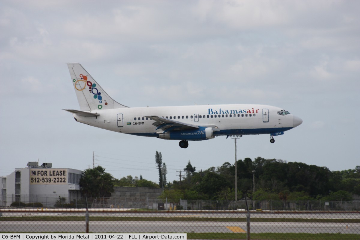 C6-BFM, 1981 Boeing 737-2K5 C/N 22596, Bahamas 737