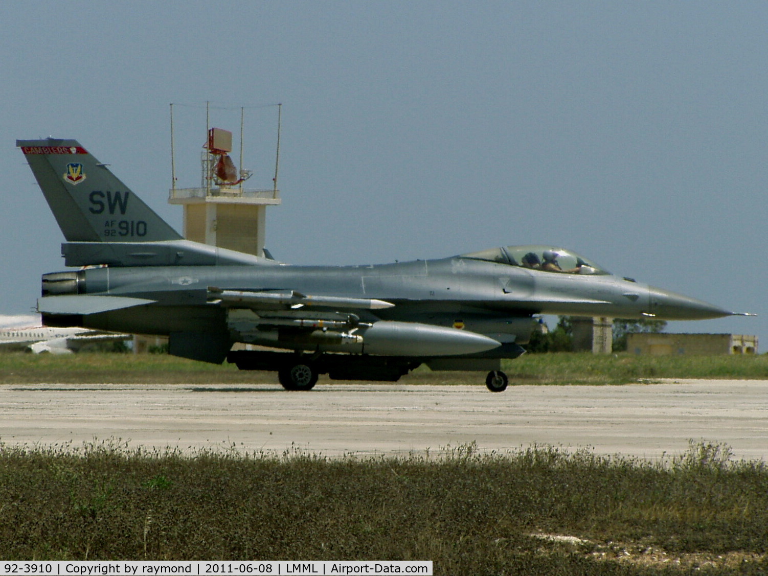 92-3910, 1992 General Dynamics F-16CM Fighting Falcon C/N CC-152, F16 92-3910 USAF diverted to Malta during the Libyan conflict. The aircraft departed shortly afterwards to continue with its mission over Libya.