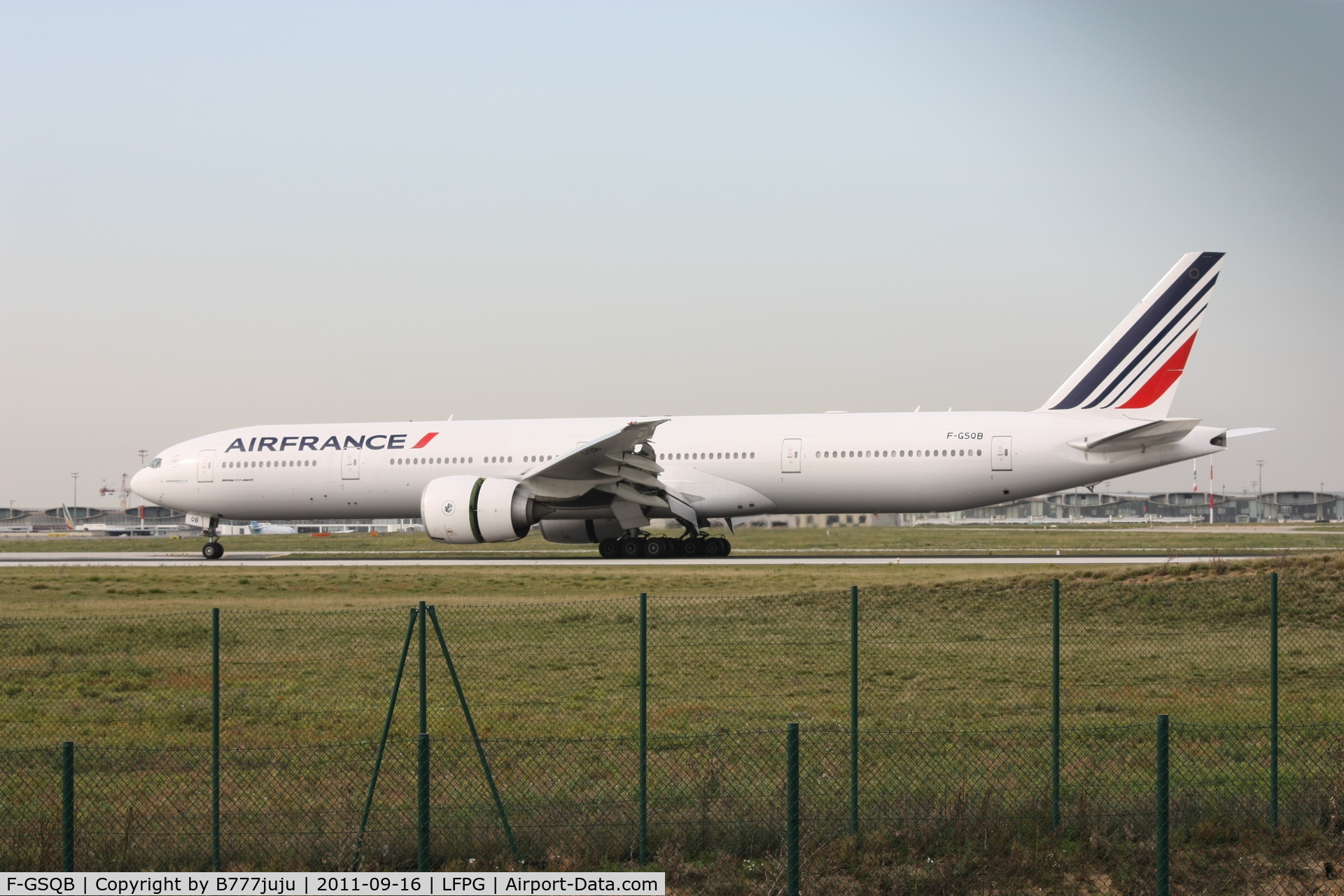 F-GSQB, 2004 Boeing 777-328/ER C/N 32724, with new Air France shem