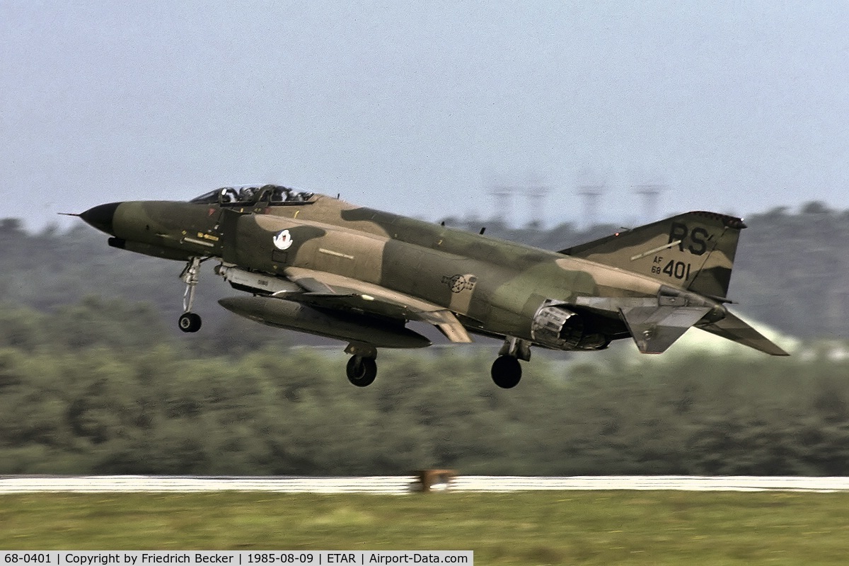 68-0401, 1968 McDonnell Douglas F-4E Phantom II C/N 3499, moments prior touchdown