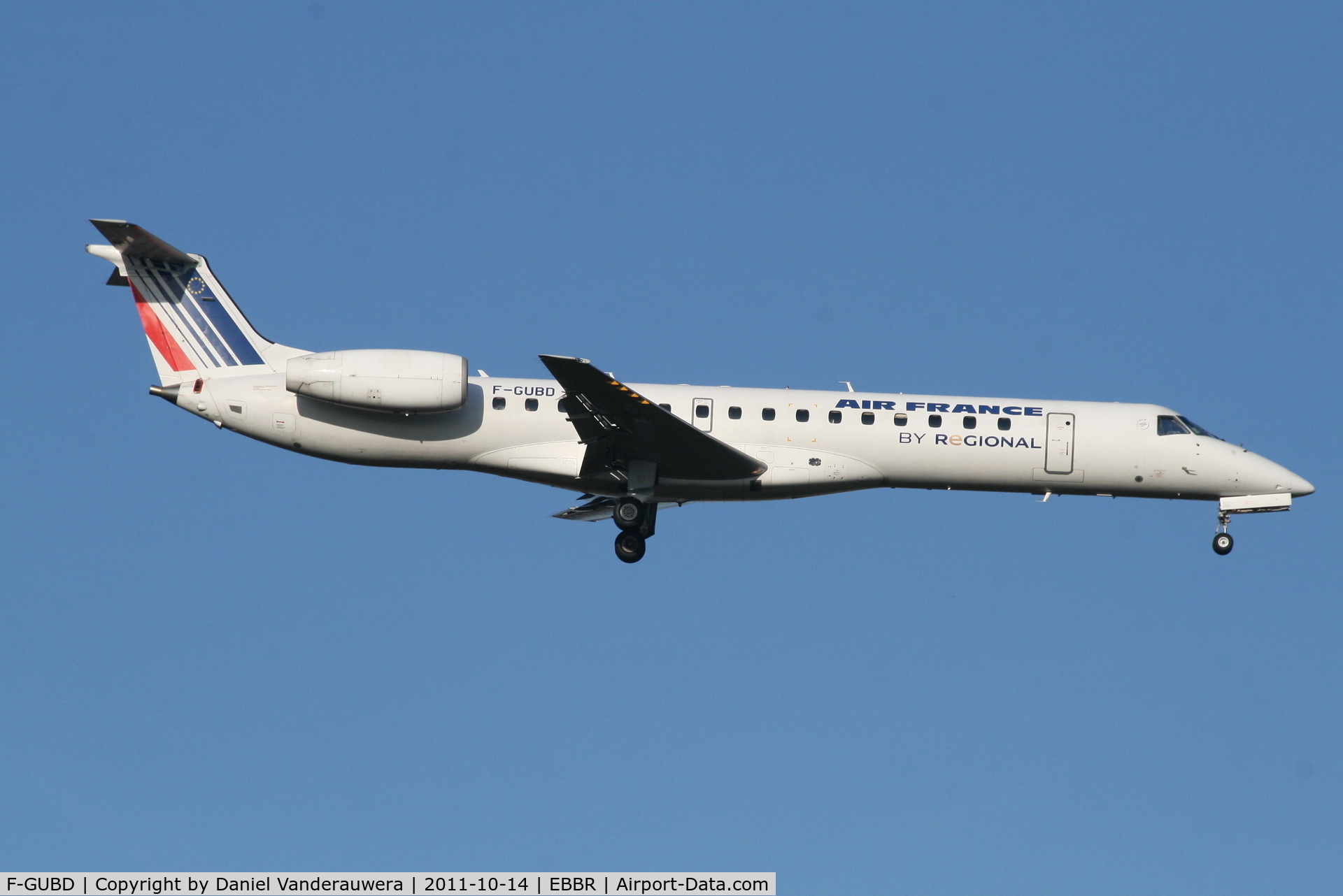 F-GUBD, 2000 Embraer ERJ-145LR (EMB-145LR) C/N 145333, Arrival of flight AF5402 to RWY 02