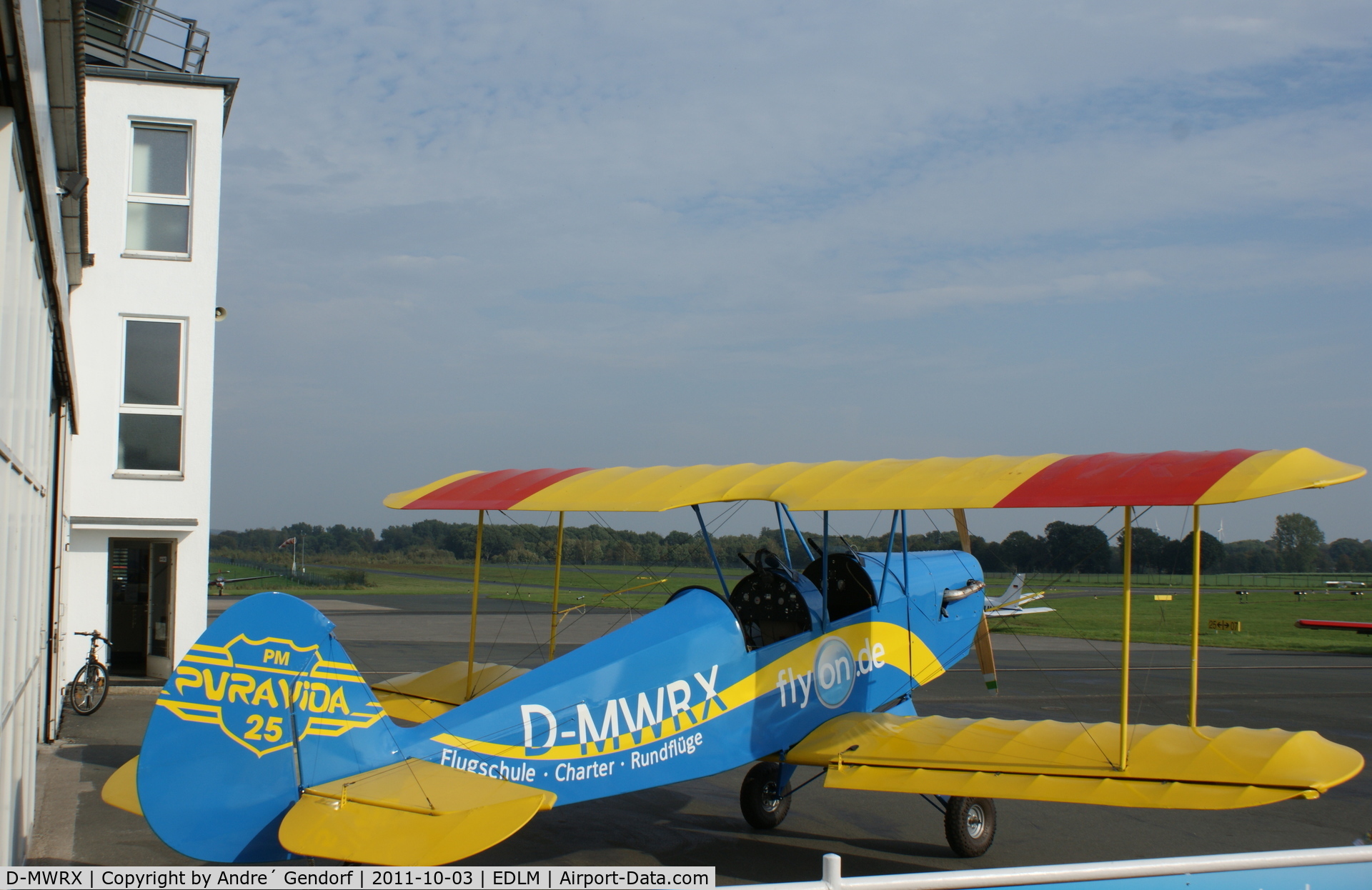 D-MWRX, Platzer Kiebitz B2 C/N 43, D-MWRX, parked on the apron of Marl-Loemühle (EDLM)