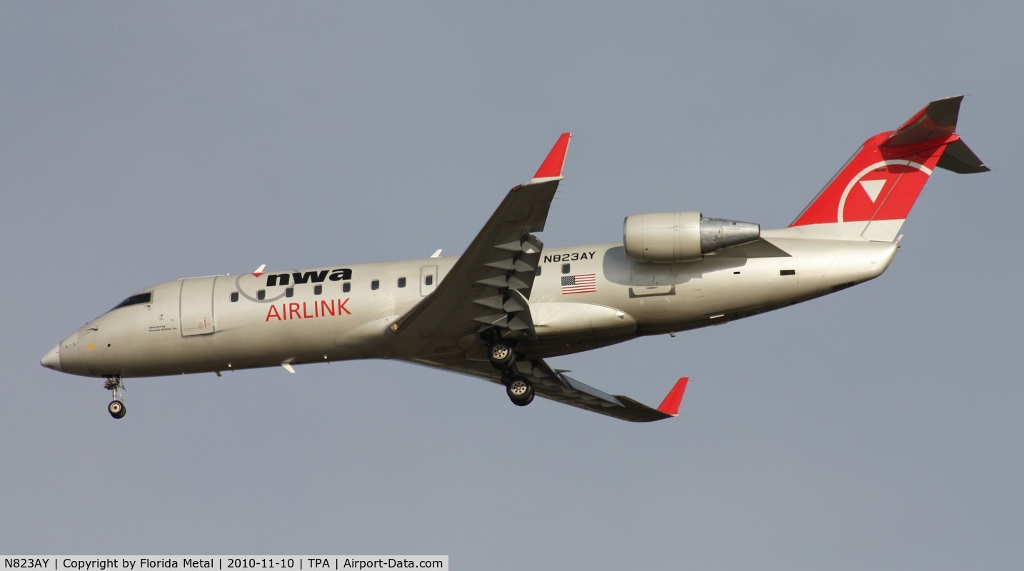 N823AY, 2005 Bombardier CRJ-200ER (CL-600-2B19) C/N 8023, Pinnacle CRJ