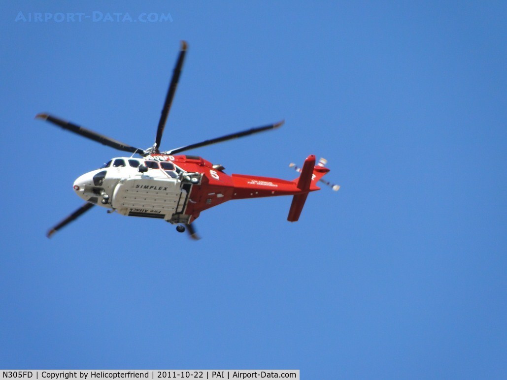 N305FD, 2008 AgustaWestland AW-139 C/N 41009, Starting it's approach to the fire to drop it's water
