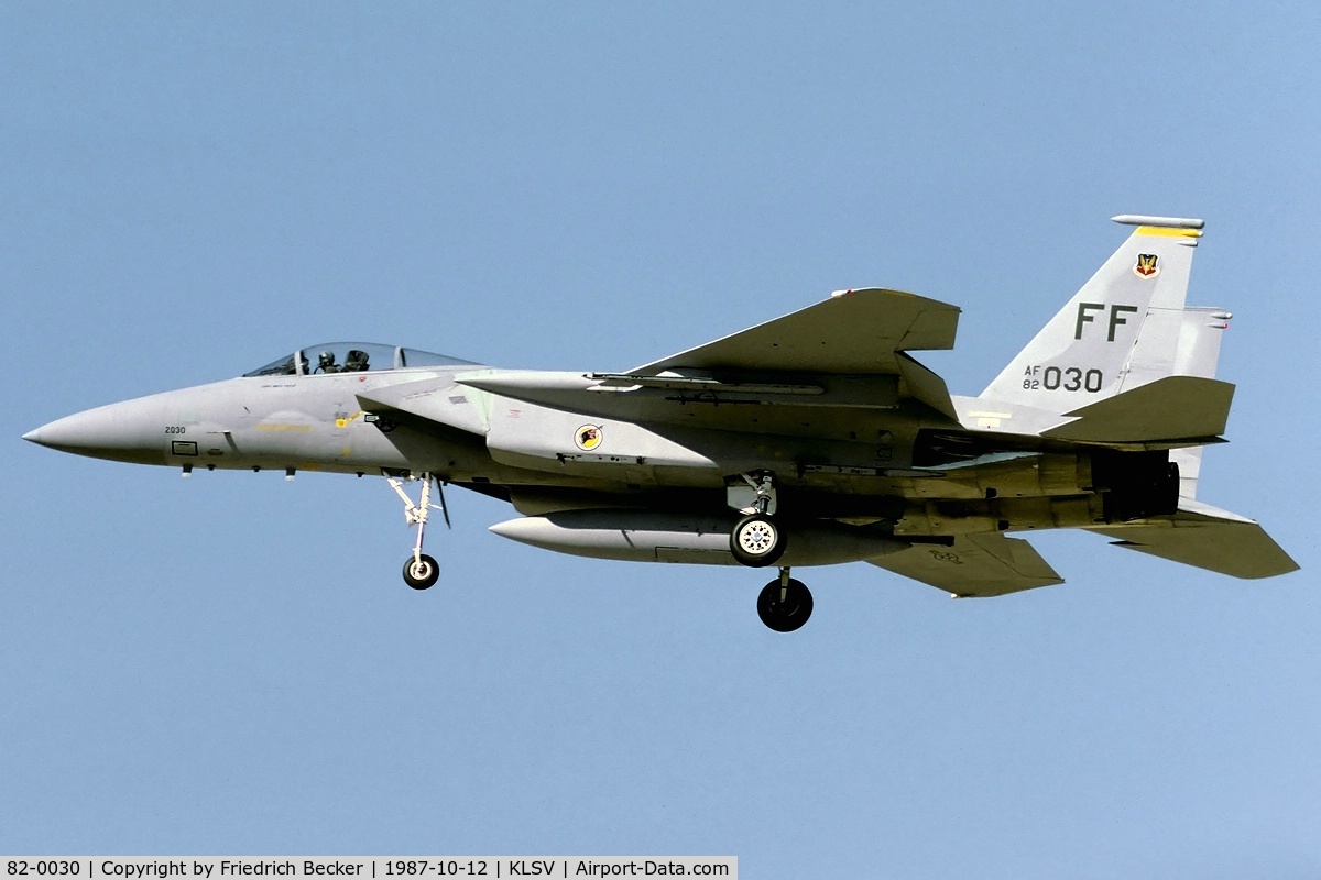 82-0030, 1982 McDonnell Douglas F-15C Eagle C/N 0846/C261, on final