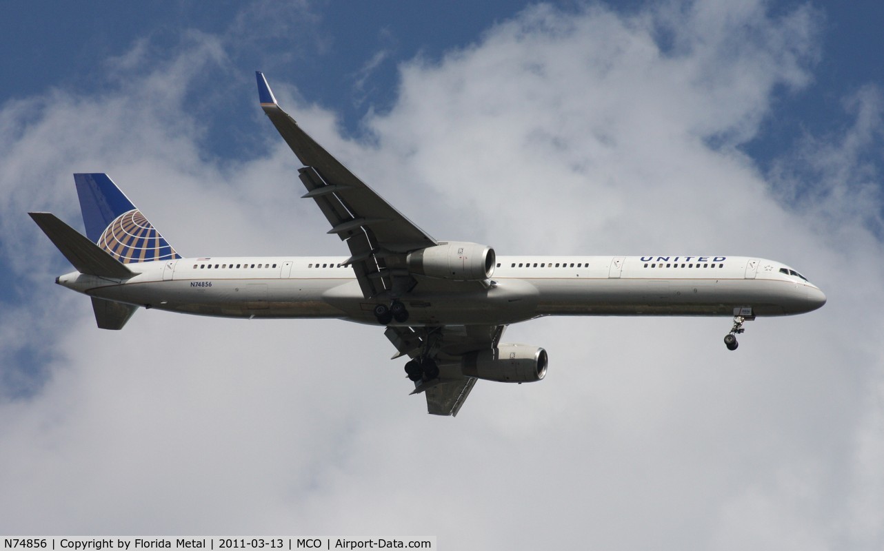 N74856, 2004 Boeing 757-324 C/N 32815, United 757-300