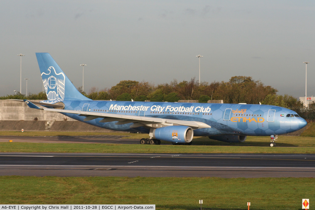 A6-EYE, 2005 Airbus A330-243 C/N 688, Etihad logo jet in full Manchester City FC colour scheme