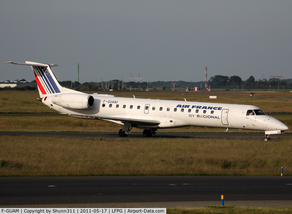 F-GUAM, 2000 Embraer ERJ-145LR (EMB-145LR) C/N 145266, Taxiing to the Terminal...