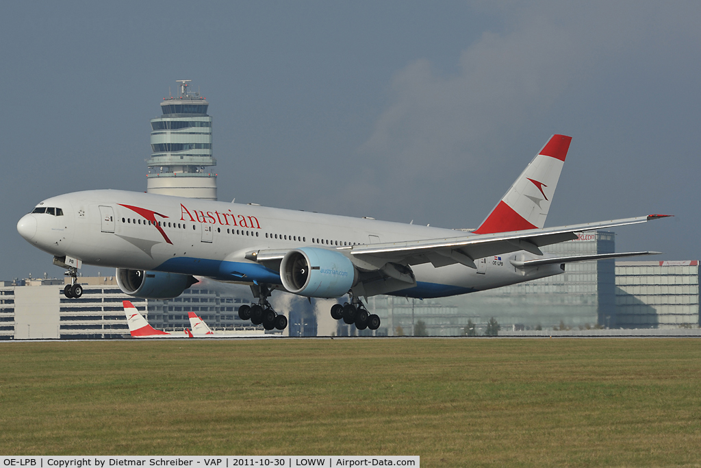 OE-LPB, 1998 Boeing 777-2Z9/ER C/N 28699, Austrian Airlines Boeing 777-200