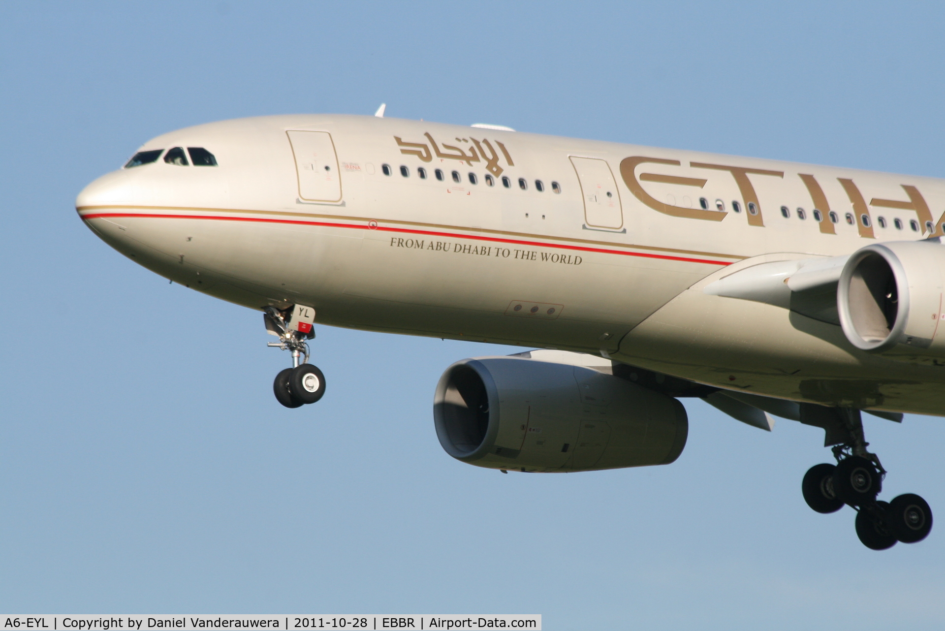 A6-EYL, 2006 Airbus A330-243 C/N 809, Arrival of flight EY055 to RWY 25L