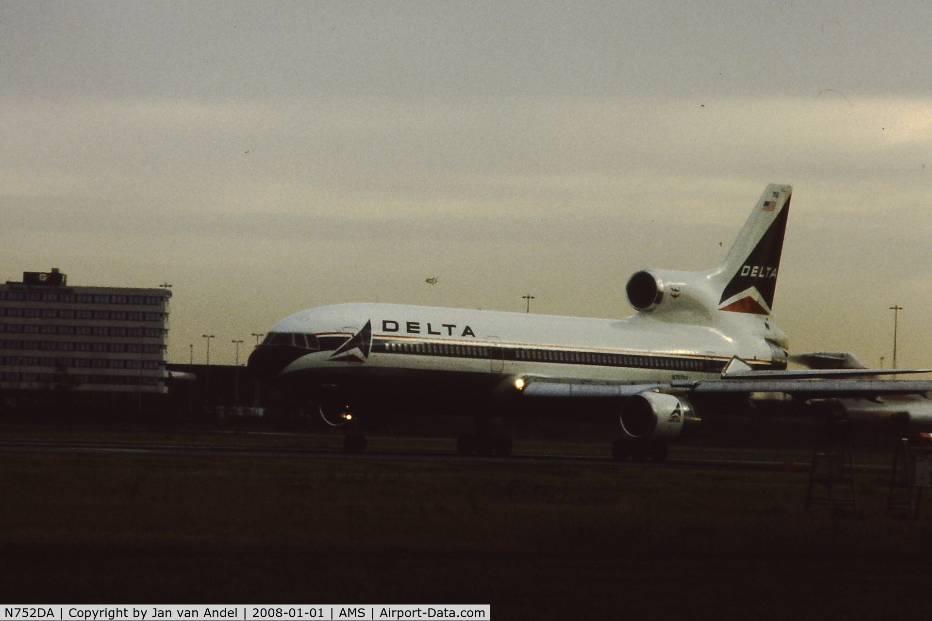 N752DA, 1981 Lockheed L-1011-385-3 Tristar 500 C/N 193W-1172, Delta L-1011  Schiphol Amsterdam - AMS