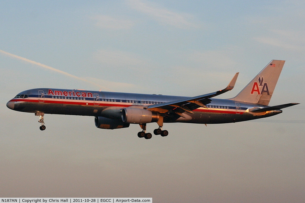 N187AN, 2001 Boeing 757-223 C/N 32381, American Airlines