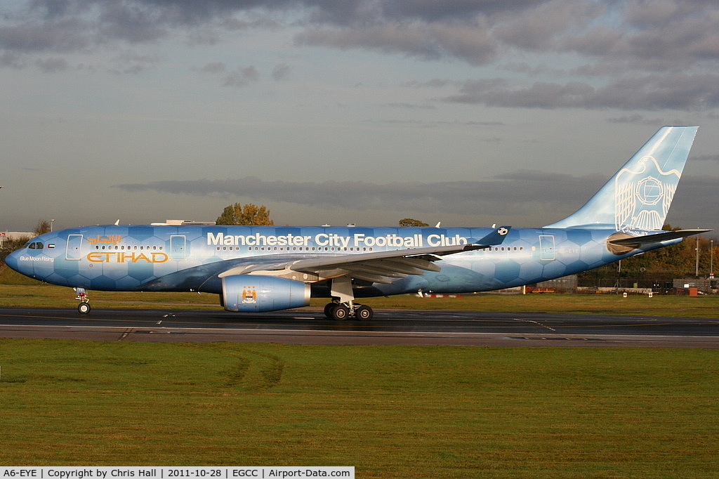 A6-EYE, 2005 Airbus A330-243 C/N 688, Etihad logo jet in full Manchester City FC colour scheme