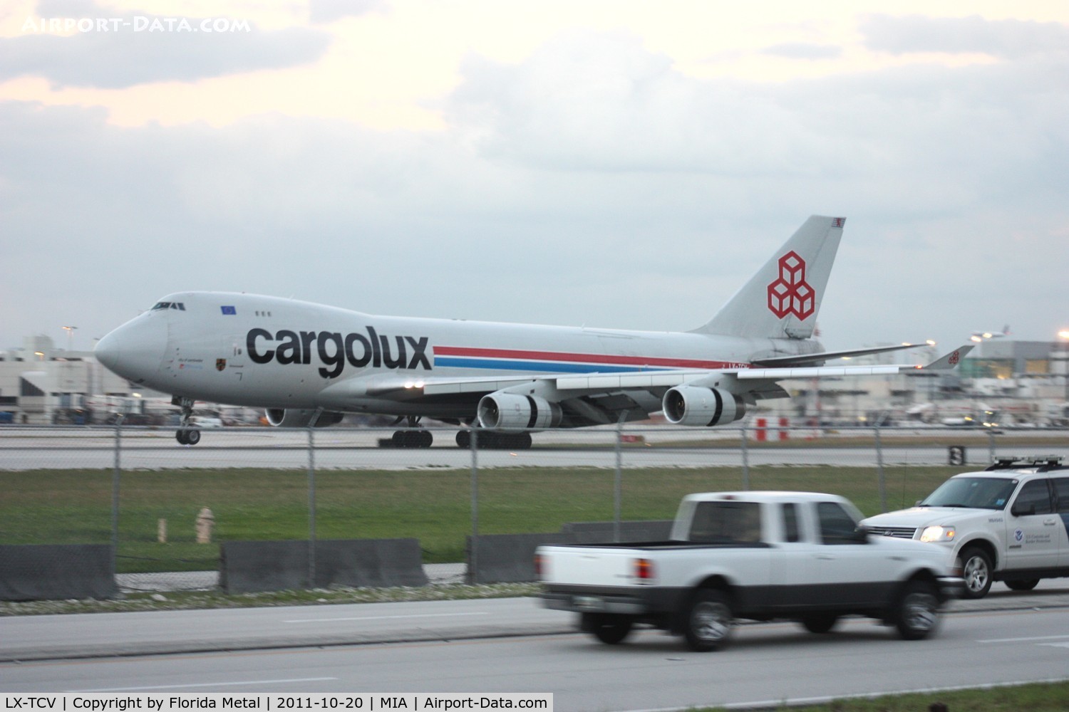 LX-TCV, 2002 Boeing 747-4R7F/SCD C/N 30401, Cargolux 747