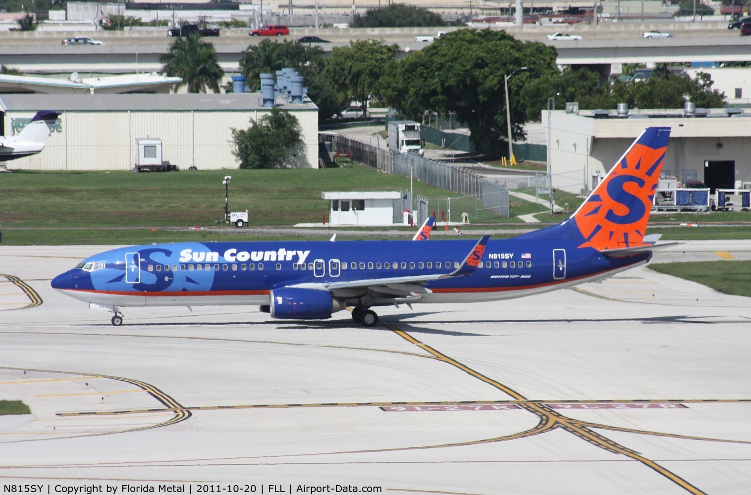 N815SY, 2002 Boeing 737-8BK C/N 30623, Sun Country 737