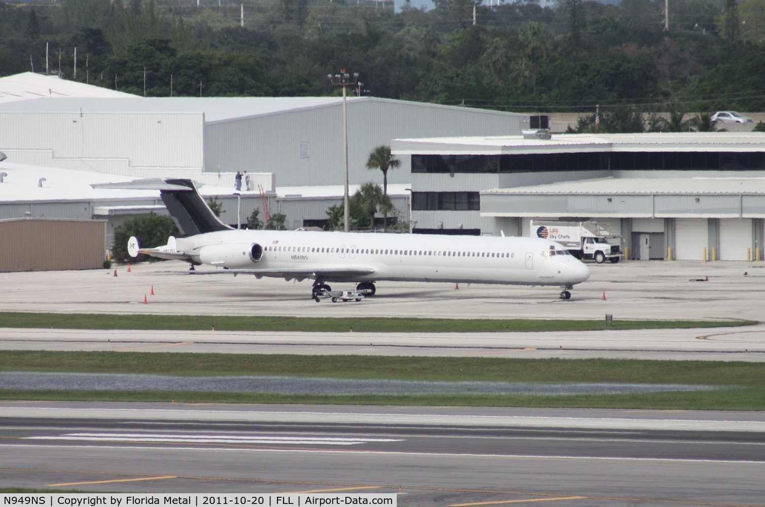 N949NS, 1990 McDonnell Douglas MD-83 (DC-9-83) C/N 53022, USA Jet MD-83